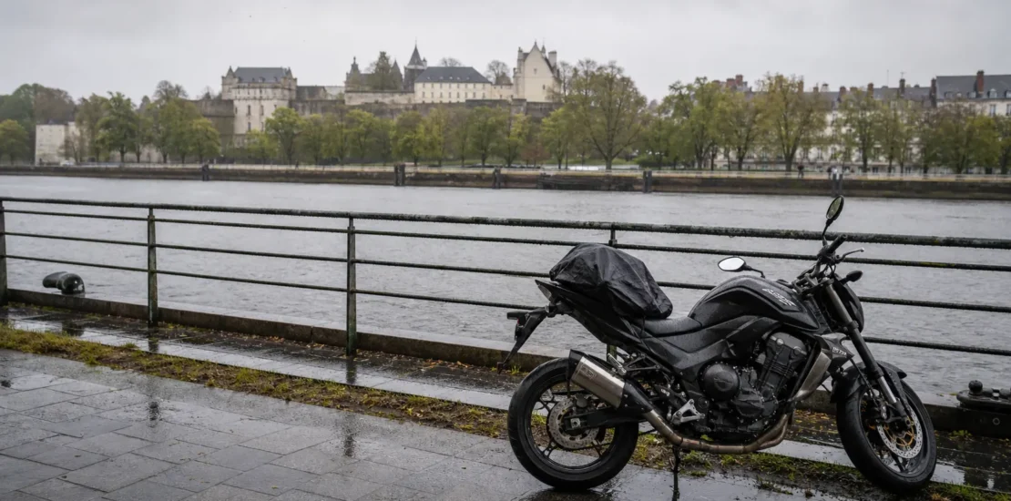 Illustration assurance moto à Nantes